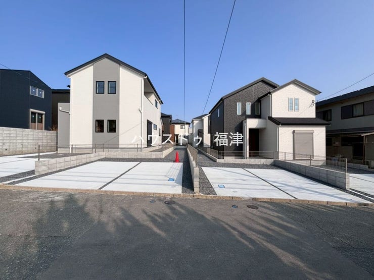 内覧予約受付中です☆
おうち探しはグーグル口コミ☆4.9のハウスドゥ福津まで
お気軽にご相談ください♪
《宗像市ひかりヶ丘4丁目 新築戸建て》