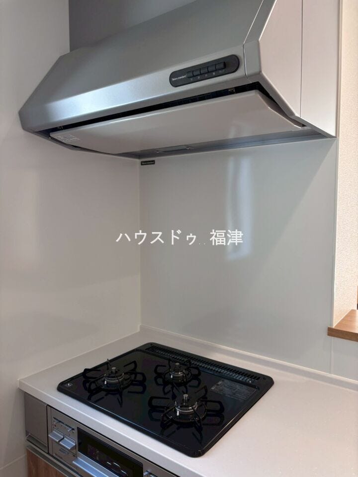 三口コンロでお料理の幅が広がります♪
焼く・蒸す・煮るを同時に出来るため、家事の時短にも繋がります^^
《宗像市ひかりヶ丘4丁目 新築戸建て》