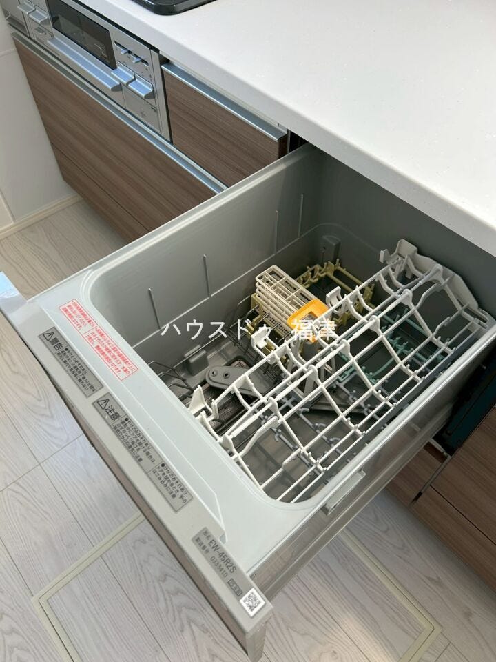 家事の負担を減らしご家族との時間を増やしてくれる
嬉しいアイテム!食器洗浄乾燥機付き♪
《宗像市ひかりヶ丘4丁目 新築戸建て》