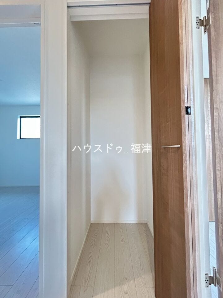 2階の廊下収納です♪
《宗像市ひかりヶ丘4丁目 新築戸建て》