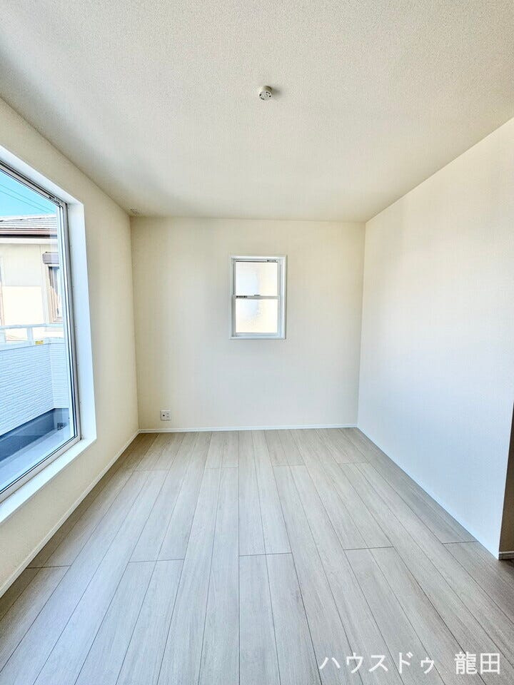 ■□■洋室■□■
洋室6帖・バルコニー