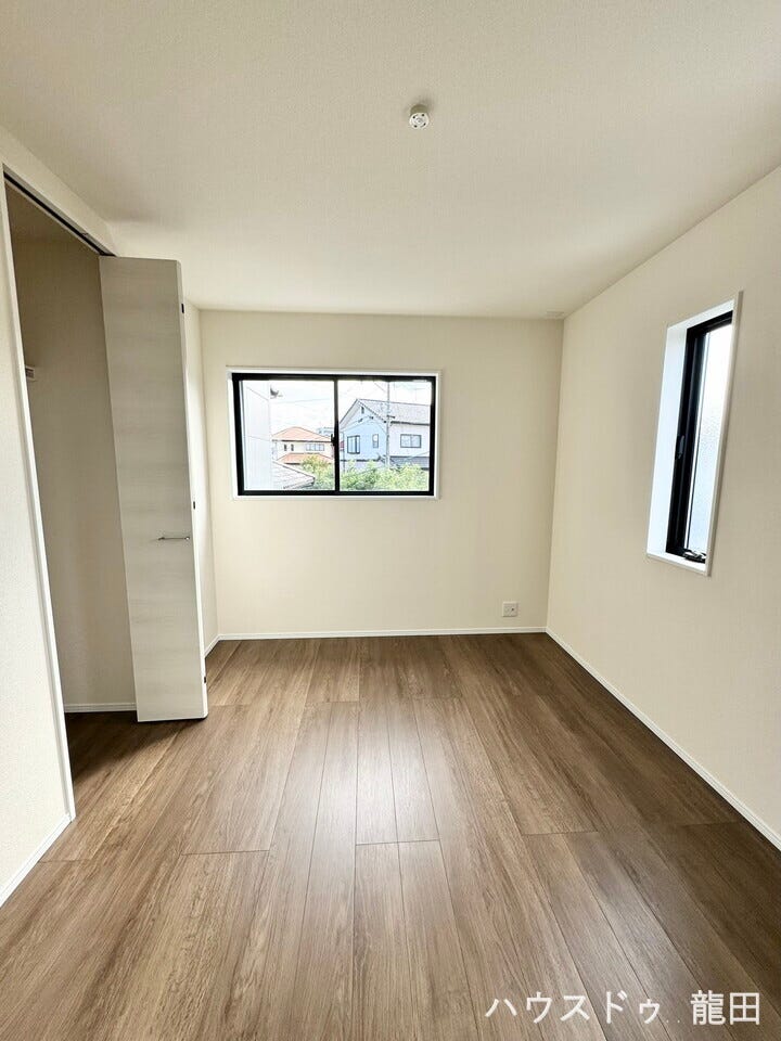 ■□■洋室■□■
洋室6帖・収納