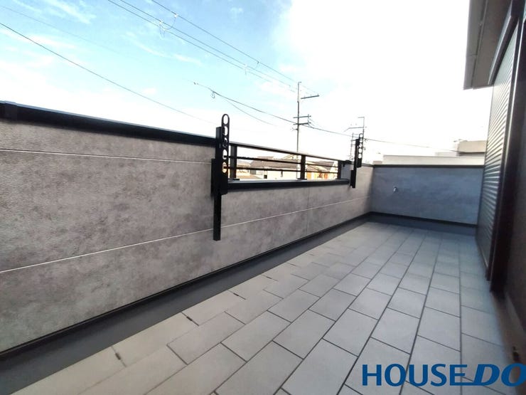 ワイドバルコニーとなっています。