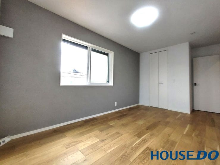 クローゼットを閉めた場合はこのような雰囲気に。