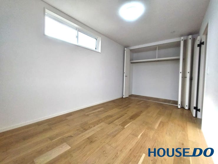 夫婦の寝室、あるいは兄弟姉妹のお部屋にいかがでしょうか。