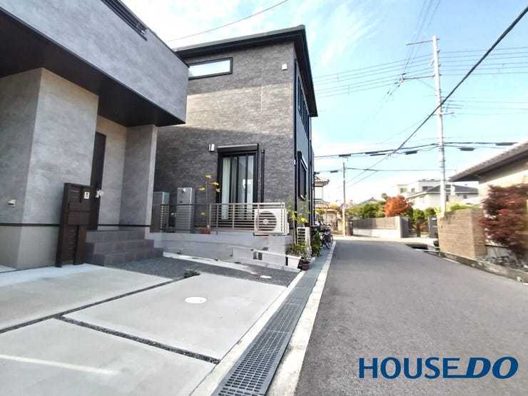 駐車スペース2台分ございます。