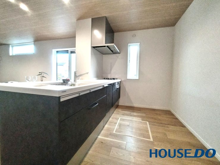 広々キッチンでお料理も快適に。