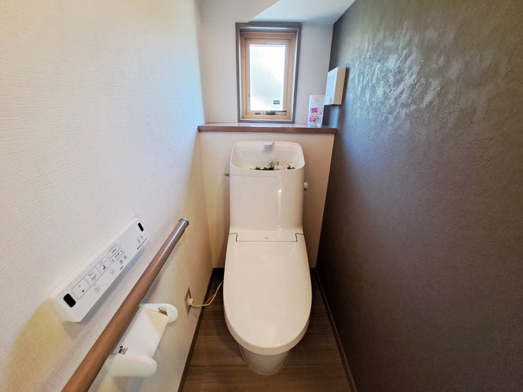 室内(2025年8月)撮影
◎本日案内可能◎
トイレは各階に設けております。家族でトイレタイムが重なっても安心です♪