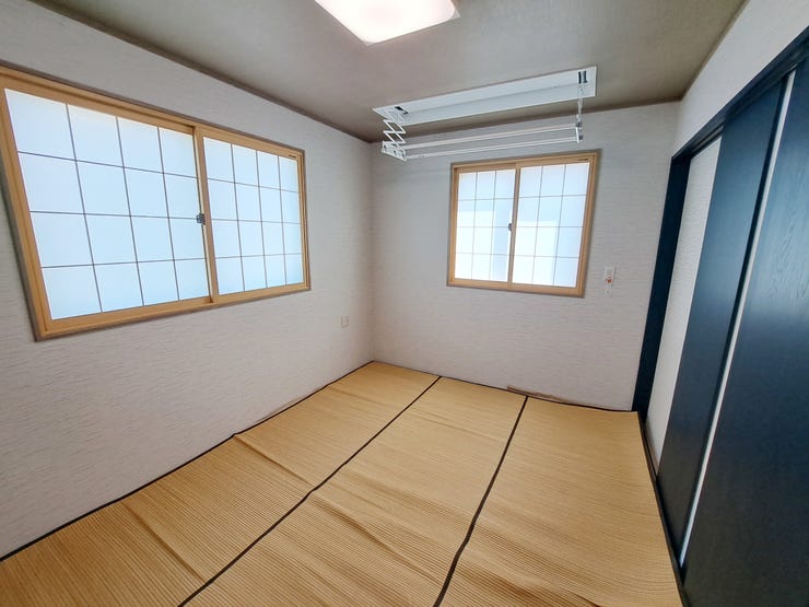 室内(2025年8月)撮影
◎本日案内可能◎
リビングに隣接された和室。家事スペースやお昼寝スペースとしてもお使いいただけます!