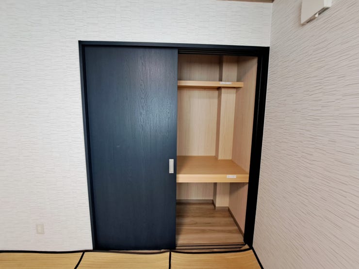 室内(2025年8月)撮影
◎本日案内可能◎
和室にもしっかり収納付き!お子様のお昼寝セットだけでなく日用品などもすっきり収納できますね♪