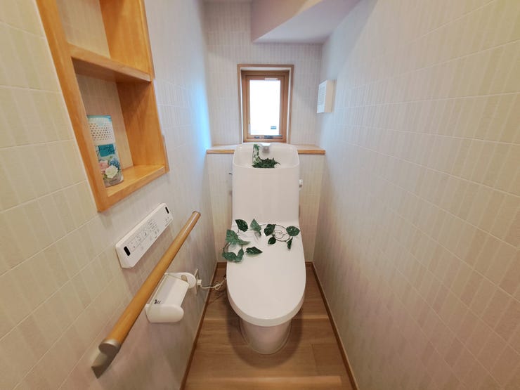 室内(2025年8月)撮影
◎本日案内可能◎
小物やトイレットペーパーのストックを置ける便利な収納棚付き!