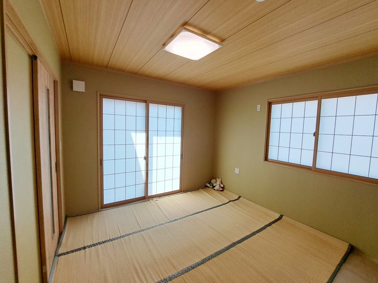 室内(2025年8月)撮影
◎本日案内可能◎
1階にある和室は、親戚や友人が来訪した際の宿泊部屋としてもピッタリです♪