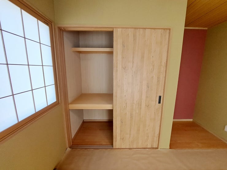 室内(2025年8月)撮影
◎本日案内可能◎
和室には収納力たっぷりの押入付きです。かさばる布団などしっかり収納出来ます◎