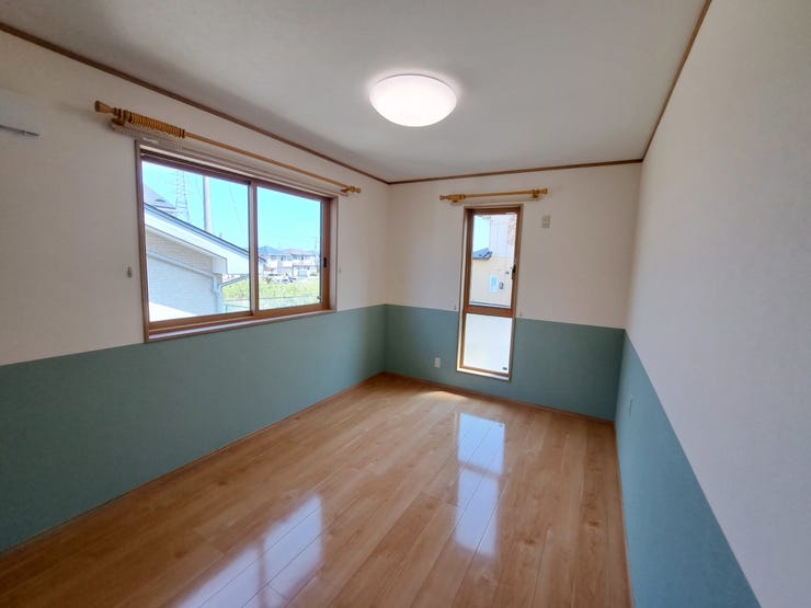 室内(2025年8月)撮影
◎本日案内可能◎
2面採光で明るいお部屋となっております。