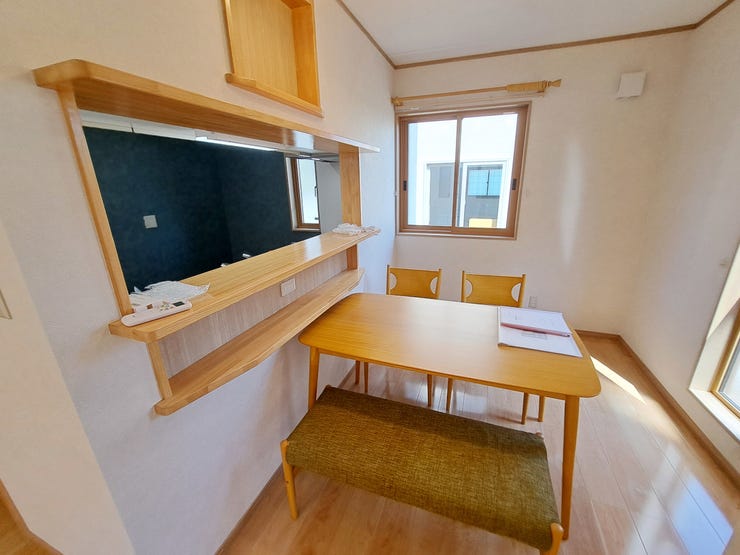 室内(2025年8月)撮影
◎本日案内可能◎
料理を作りながら家族と会話を楽しめるカウンターキッチン♪