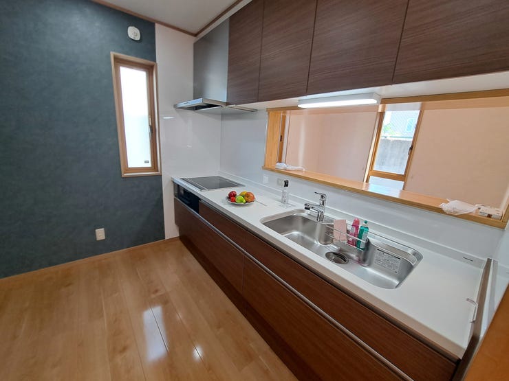 室内(2025年8月)撮影
◎本日案内可能◎
収納力が豊富なキッチン台◎大きなお鍋や細かいキッチン雑貨もしっかり収納できます♪