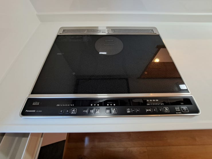 室内(2025年8月)撮影
◎本日案内可能◎
サッと拭けてお手入れが楽ちんなIHクッキングヒーター!