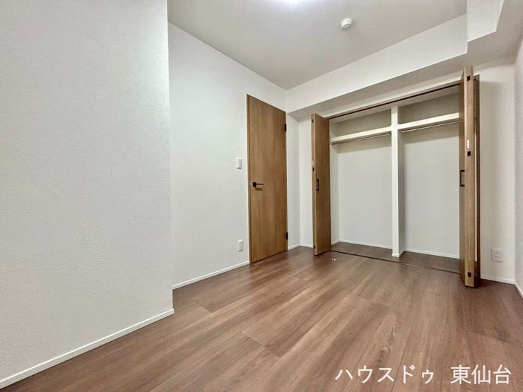 広めのクローゼットが付いているので、色々収納出来そうですね!