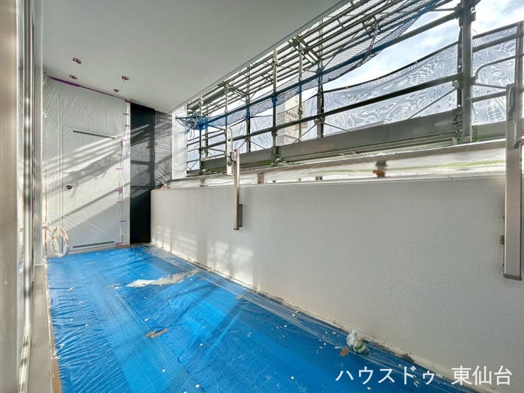 こちら広さのあるバルコニーになっております!