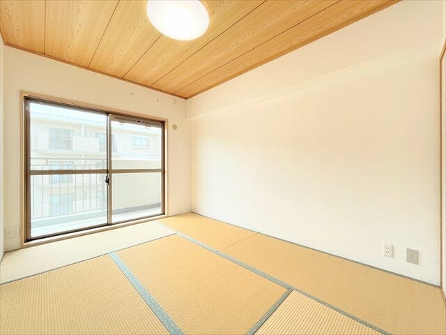 落ち着いた雰囲気の和室。
客間やくつろぎの空間として幅広く活用できます。