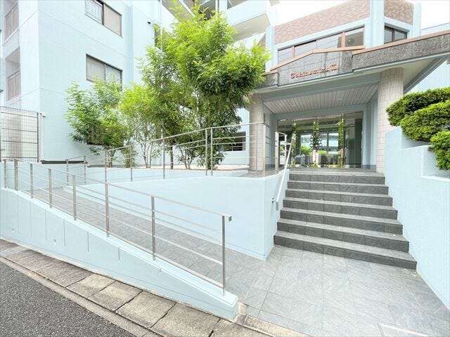 【エントランス】