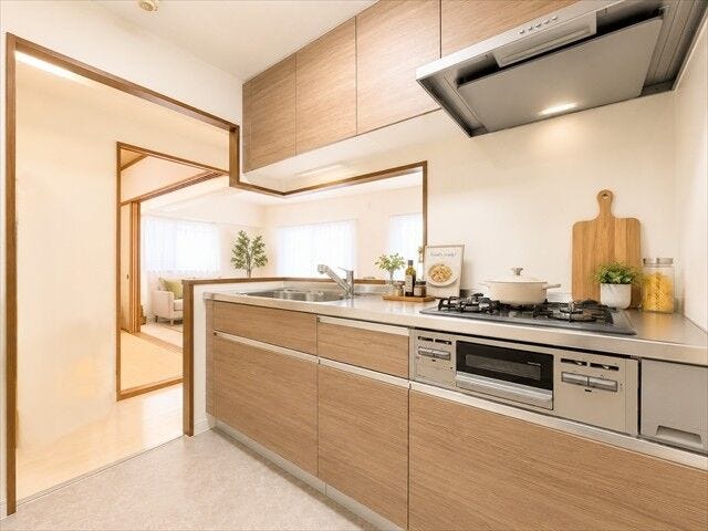 調理動線を考慮したシステムキッチンで、快適にお料理ができます。
まっすぐに伸びた水平ラインが美しく無駄の無い空間を演出しています。