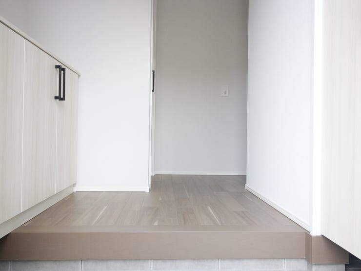 お客様が最初に目にする玄関は常に清潔に保ちたいですね♪