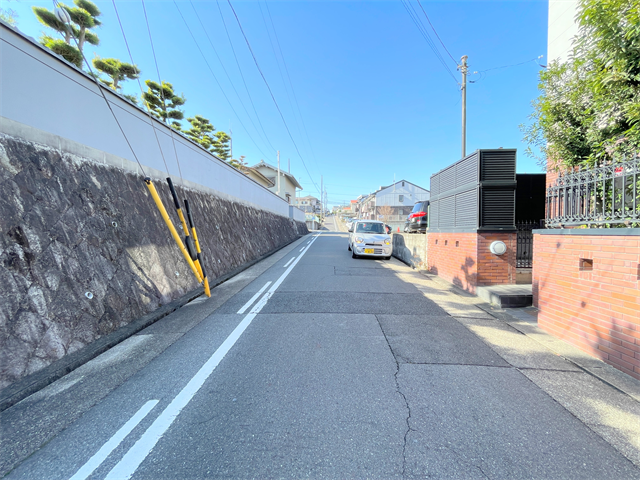 ・スーパーヤマダイ うばこ店まで徒歩4分(約270m)
・スギドラッグ 姥子山店まで徒歩6分(約470m)