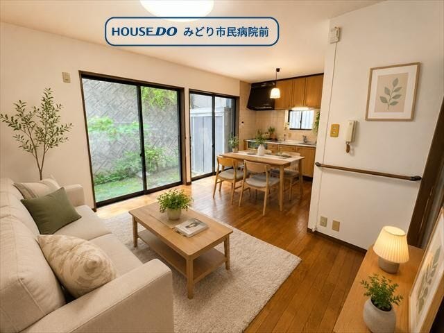 10.5帖:明るい陽差しがうれしいリビング。大窓からの見晴らしも気持ちいいです
※画像はイメージです。実際の写真に家具や調度品をCG合成したものです。(家具等は販売に含まれておりません)