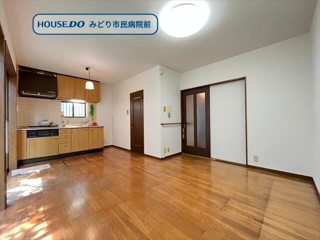 2階:10.5帖のLDKスペース!南庭を眺めながらゆったりと寛げる空間。