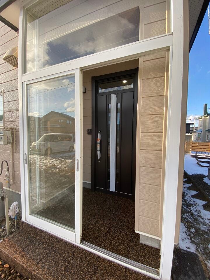 風除室!除雪用品等置けて便利♪