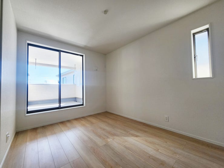 室内(2025年9月)撮影
◎本日案内可能◎
お子様が成長してもゆとりある洋室です◎