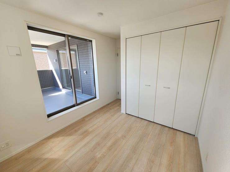 室内(2025年9月)撮影
◎本日案内可能◎
お子様の成長に合わせて使い分けのできる洋室です。