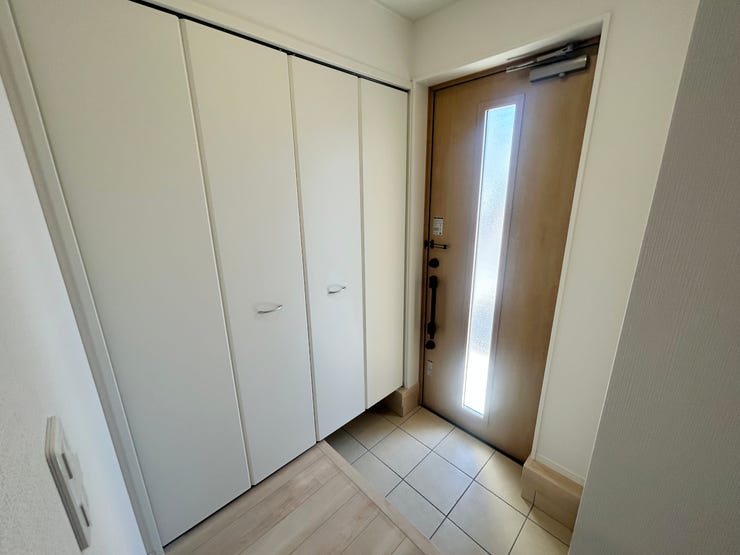 室内(2025年9月)撮影
◎本日案内可能◎
ご家族皆さんの靴もしっかり収納できる、大容量の玄関収納◎