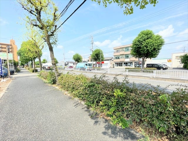 歩道がしっかりと整備されています。