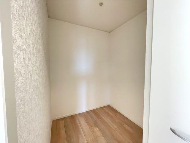 7.7帖洋室 ウォークインクローゼット