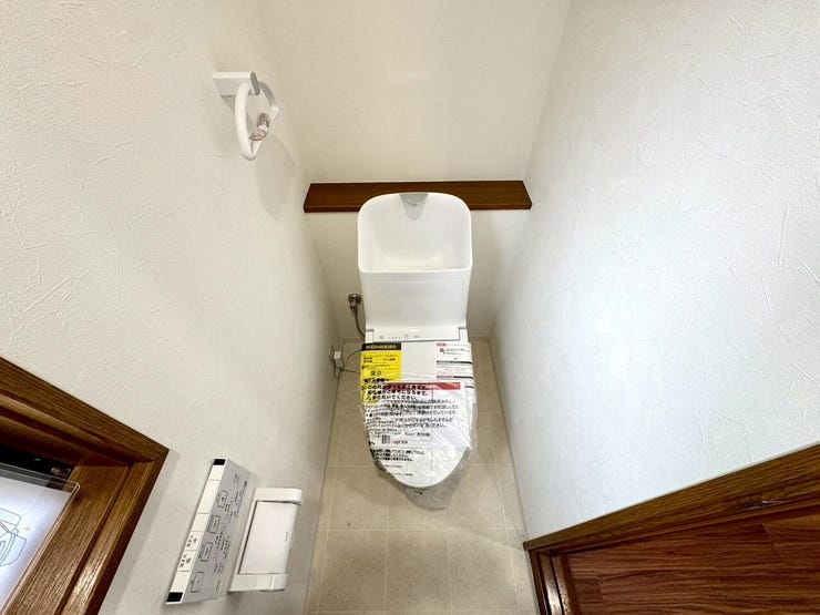 【Toilet】清潔感があり、落ち着いたデザインのトイレ。家族みんなが快適に使えます。