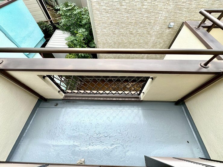 【Balcony】日当たりの良いバルコニーはお洗濯物がしっかり乾きやすく、毎日の家事にも重宝します。