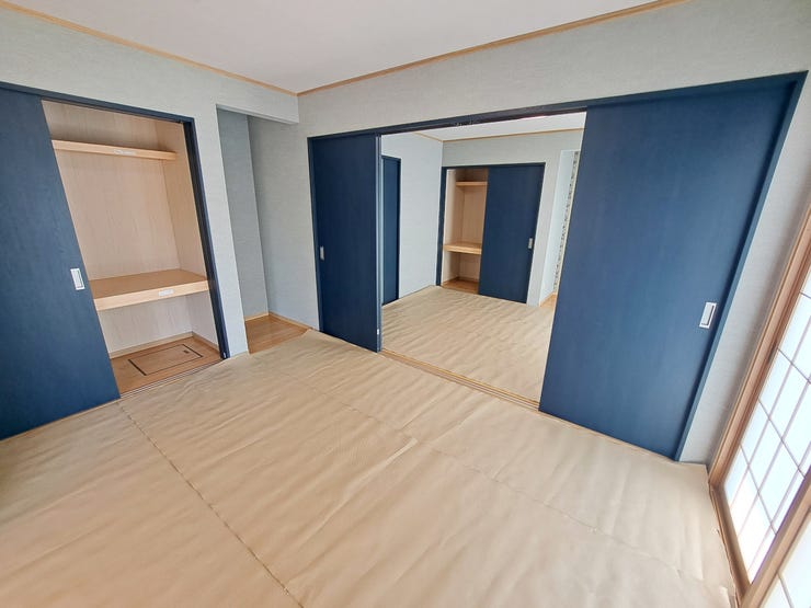 室内(2025年8月)撮影
◎本日案内可能◎
リビングに隣接した和室。お子様のお昼寝スペースや洗濯物をたたむ家事スペースなどに◎