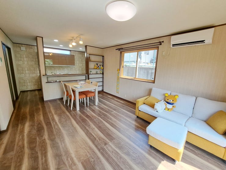 室内(2025年8月)撮影
◎本日案内可能◎
16帖のリビングはソファーやダイニングテーブルを置いても十分な広さです◎