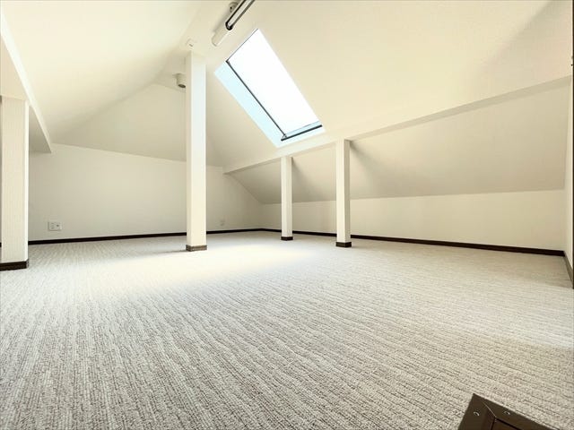 【屋根裏収納・3階】
