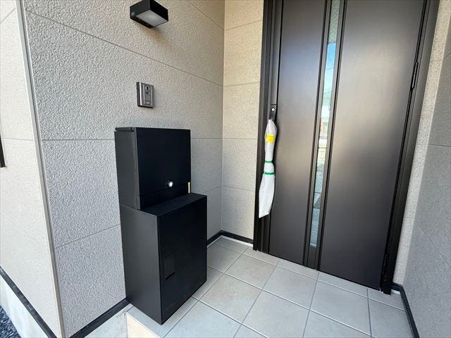 ◆宅配ボックス◆留守がちなご家庭でもいつでも気兼ねなく荷物が受け取れます。