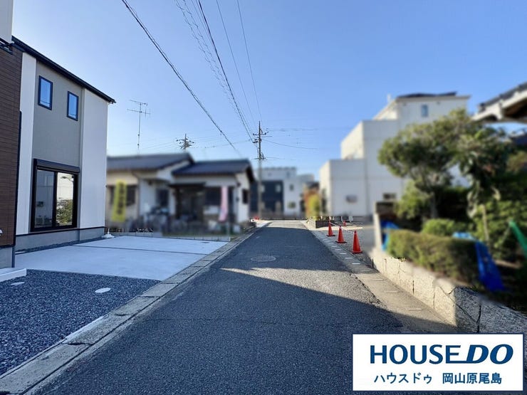 北側前面道路は約4.4mの幅員です。