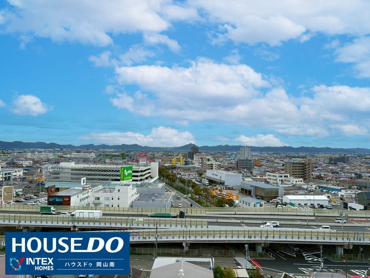 【視界を遮らない開放的な眺望】
空の広さを感じられる開放的な眺望です!
遠くまで見渡せる景色は、忙しい日常を忘れさせてくれる極上のリラックスタイムを演出してくれます◎