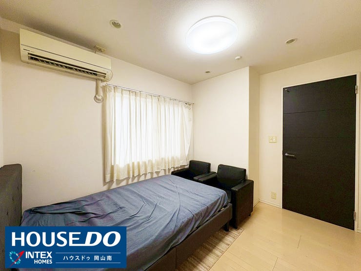 【お子様の成長を見守るプライベート空間】
お子様のお部屋にもピッタリな、明るく落ち着いた雰囲気の洋室です!
風通しの良好で一年中快適に過ごせます◎