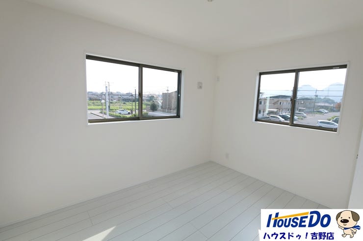 2階洋室6帖。全居室収納あり。お部屋をスッキリ片付けられます。