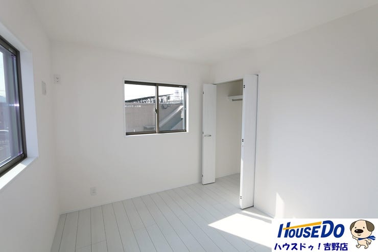 2階洋室6帖。全居室収納あり。お部屋をスッキリ片付けられます。