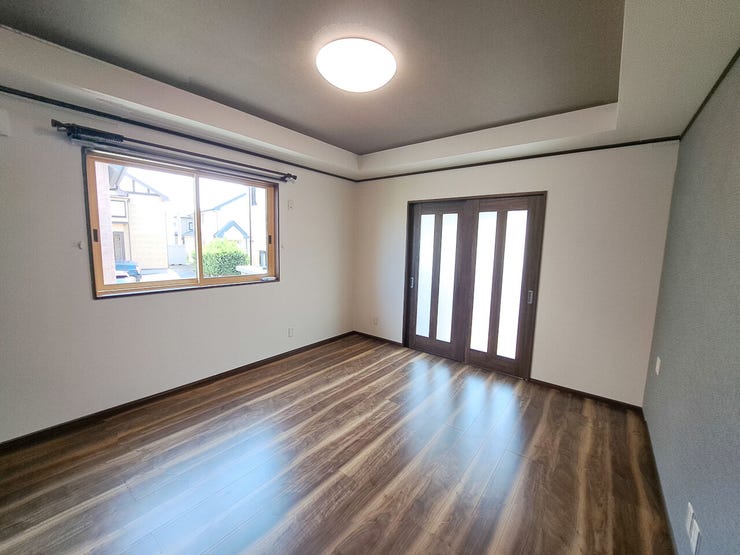 室内(2025年8月)撮影
◎本日案内可能◎
フローリングはサッと拭くだけのお掃除で時短に繋がります♪