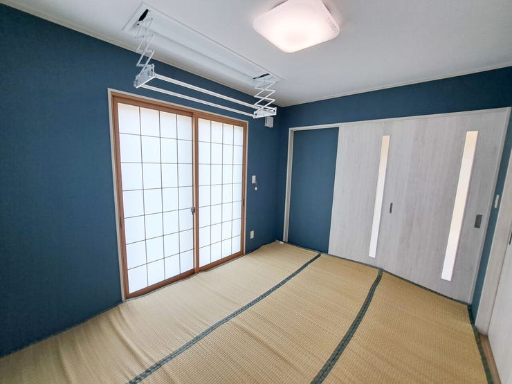 室内(2025年8月)撮影
◎本日案内可能◎
リビングに隣接された和室は家事スペースやお昼にスペースなど多用途にわたり活躍します♪