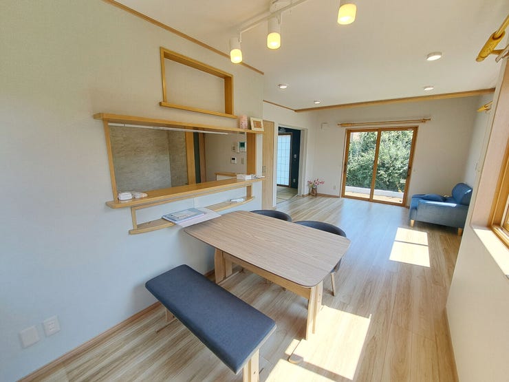 室内(2025年8月)撮影
◎本日案内可能◎
木のデザインがあたたかさを出し、家族みんなが集まる空間に♪